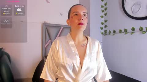 Snapshot of mia_salome23 chatting on 07/09/26, 11:47 mia_salome23 online show from 07/09/26, 11:47