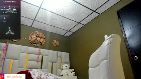 Snapshot of mia_scarlet69 chatting on 04/06/26, 12:17 MIA HOT online show from 04/06/26, 12:17