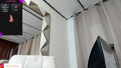 Snapshot of mia_scarlet69 chatting on 04/14/26, 12:11 MIA HOT online show from 04/14/26, 12:11