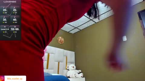 Snapshot of mia_scarlet69 chatting on 04/16/26, 12:28 MIA HOT online show from 04/16/26, 12:28