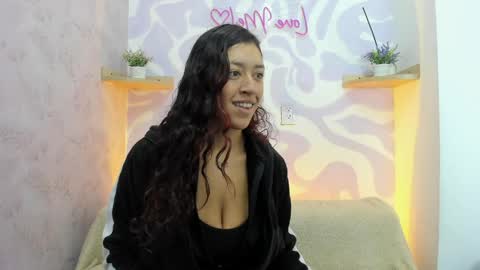 Snapshot of mia_scarlet7 chatting on 06/09/26, 12:39 Mia . online show from 06/09/26, 12:39