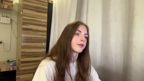 Mia online show from 07/16/26, 06:19