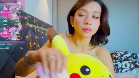 Mia online show from 03/10/25, 12:37