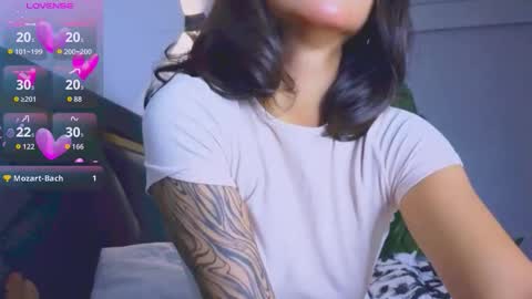 Mia online show from 11/07/25, 05:57