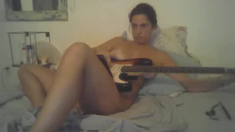 Mia online show from 04/09/26, 10:48