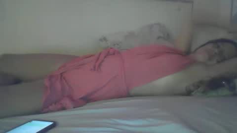 Mia online show from 04/11/26, 12:26