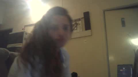 Mia online show from 07/06/26, 03:14
