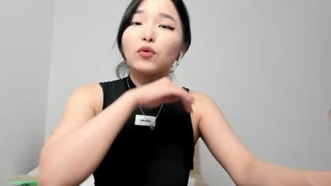 Snapshot of mia_soyun chatting on 07/20/26, 05:48 Your Soyun online show from 07/20/26, 05:48
