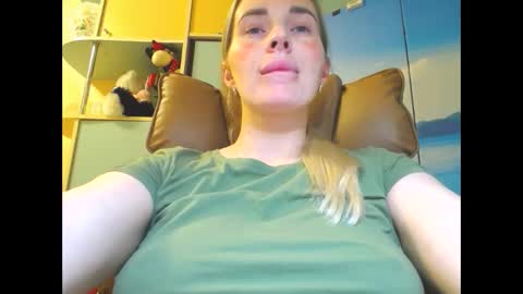 Mia. online show from 04/12/26, 07:30