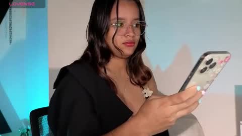 mia_sweetdc online show from 04/15/26, 08:31