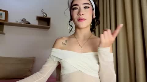 mia_velveet online show from 03/17/26, 07:06