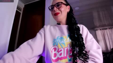 Snapshot of mia_velvet1 chatting on 07/17/26, 06:35 MIA online show from 07/17/26, 06:35