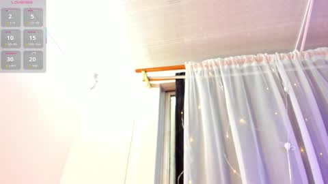 Snapshot of mia_vitaler chatting on 11/20/25, 08:30 mia_vitaler online show from 11/20/25, 08:30