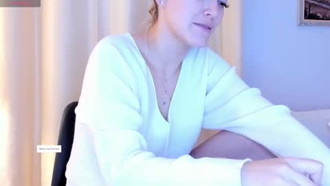 Mia White  online show from 12/15/25, 12:53