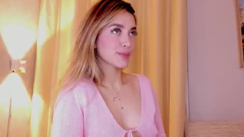 Snapshot of mia_white11 chatting on 03/10/26, 02:00 Mia White online show from 03/10/26, 02:00