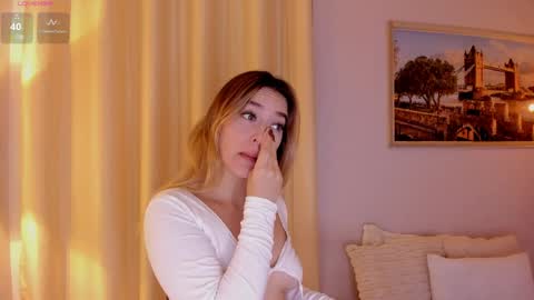 Snapshot of mia_white11 chatting on 04/13/26, 01:16 Mia White online show from 04/13/26, 01:16