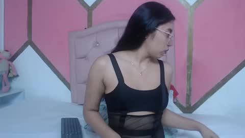 Snapshot of mia_wilsom chatting on 10/06/25, 11:18 Mia online show from 10/06/25, 11:18