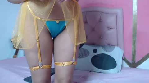 Snapshot of mia_wilsom chatting on 10/31/25, 11:55 Mia online show from 10/31/25, 11:55