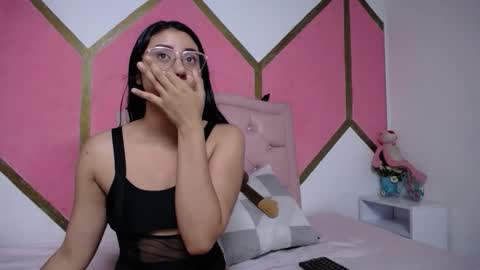 Snapshot of mia_wilsom chatting on 12/03/25, 11:52 Mia online show from 12/03/25, 11:52