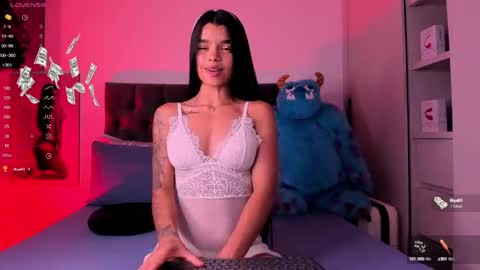 Snapshot of mia_world_ chatting on 01/21/25, 12:15 online show from 01/21/25, 12:15