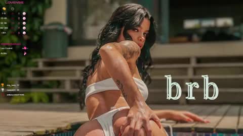 Snapshot of mia_world_ chatting on 02/16/25, 03:26 online show from 02/16/25, 03:26