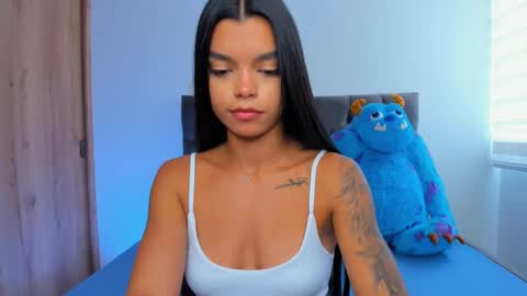 Snapshot of mia_world_ chatting on 10/26/25, 06:14 online show from 10/26/25, 06:14