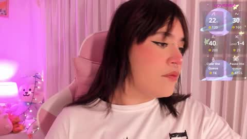 mia_yeager online show from 12/22/25, 03:36