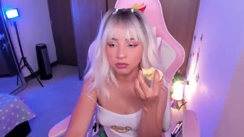 mia  nicolle online show from 01/10/26, 12:01