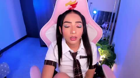 mia  nicolle online show from 06/07/26, 01:10