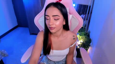 mia  nicolle online show from 06/08/26, 01:09