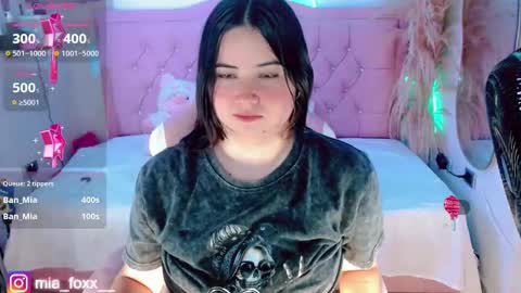 Mia online show from 10/05/25, 10:07