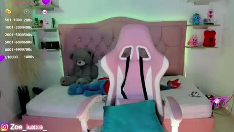 Mia online show from 06/02/26, 09:06