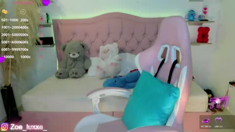Mia online show from 06/13/26, 09:02