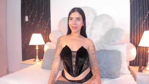 Mia online show from 05/23/26, 05:39