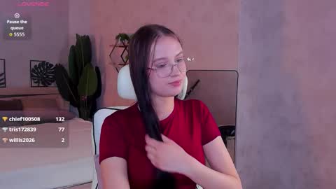 Mia online show from 03/25/26, 02:34