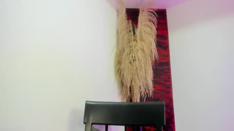 miaa_sccott_ online show from 10/04/25, 12:03