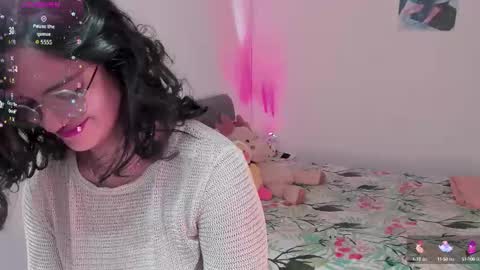 Snapshot of miaa_sotto chatting on 10/15/25, 03:50 Maria Fernanda online show from 10/15/25, 03:50