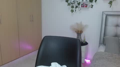 miaa_star_1x online show from 04/22/26, 10:06