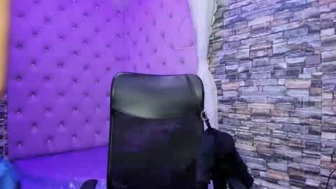 Miaa online show from 10/21/25, 04:08