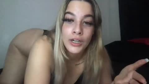 Snapshot of miaaasturbate chatting on 10/06/25, 12:46 Mia Moji online show from 10/06/25, 12:46