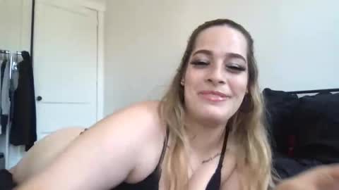 Snapshot of miaaasturbate chatting on 05/10/26, 04:12 Mia Moji online show from 05/10/26, 04:12