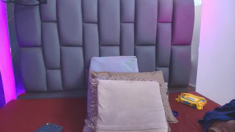 Mia online show from 01/06/26, 12:09