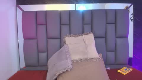 Mia online show from 01/15/26, 12:10