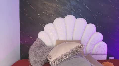 Mia online show from 03/21/26, 12:10