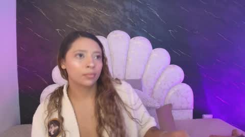 Mia online show from 04/20/26, 12:08