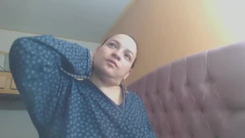 Snapshot of miaabrownn chatting on 12/29/24, 06:05 MIA online show from 12/29/24, 06:05