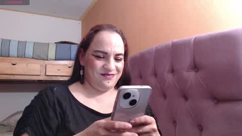 Snapshot of miaabrownn chatting on 01/11/25, 09:15 MIA online show from 01/11/25, 09:15