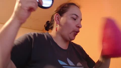 Snapshot of miaabrownn chatting on 02/04/25, 07:11 MIA online show from 02/04/25, 07:11