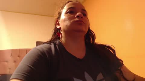 Snapshot of miaabrownn chatting on 02/05/25, 04:06 MIA online show from 02/05/25, 04:06