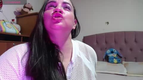 Snapshot of miaabrownn chatting on 05/16/26, 04:39 MIA online show from 05/16/26, 04:39